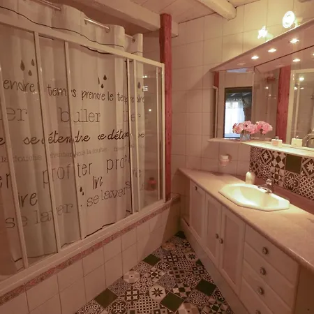 Holiday home Maison Atypique Dans Cite Medievale