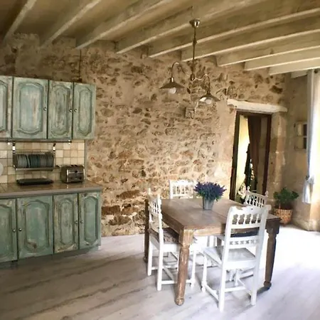 Maison Atypique Dans Cite Medievale Holiday home