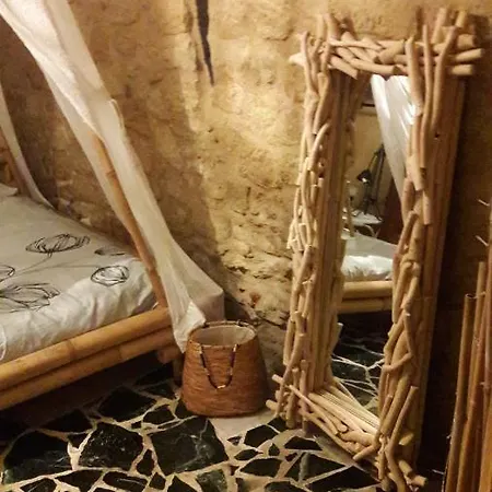 Holiday home Maison Atypique Dans Cite Medievale