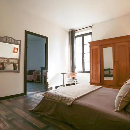 Maison Atypique Dans Cité Médiévale Сasa de vacaciones Saint-Macaire