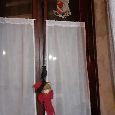 Maison Atypique Dans Cite Medievale Holiday home *