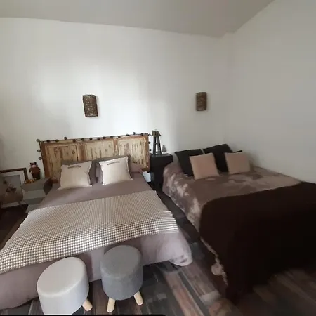 Holiday home Maison Atypique Dans Cite Medievale Saint-Macaire