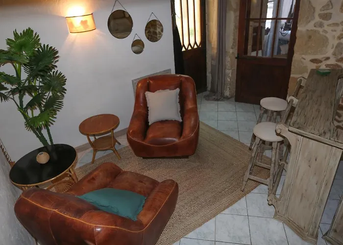 Maison Atypique Dans Cite Medievale بيت للعطل Saint-Macaire