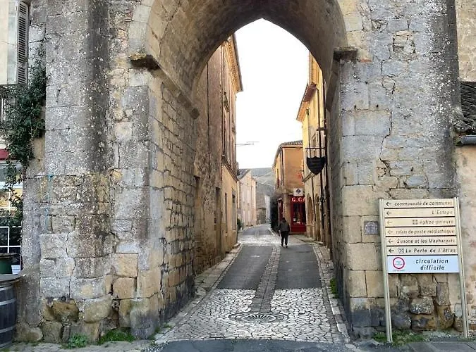 펜션 Maison Atypique Dans Cite Medievale Saint-Macaire